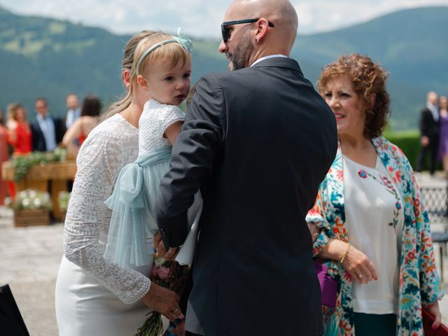 La boda de Jon y Alba en Bilbao, Vizcaya 444