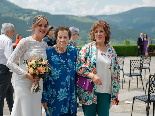 La boda de Jon y Alba en Bilbao, Vizcaya 446