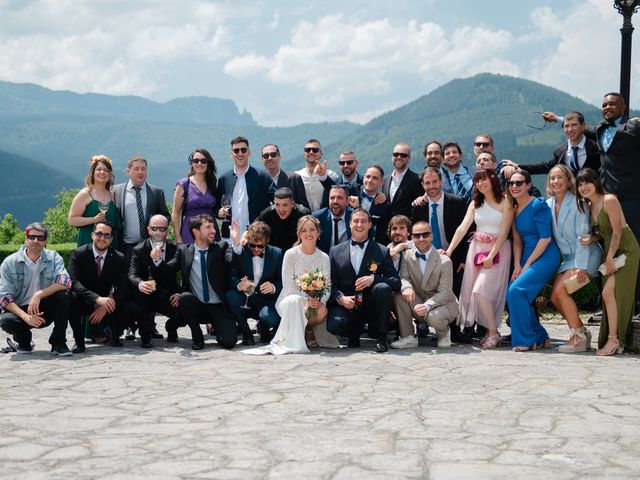 La boda de Jon y Alba en Bilbao, Vizcaya 451