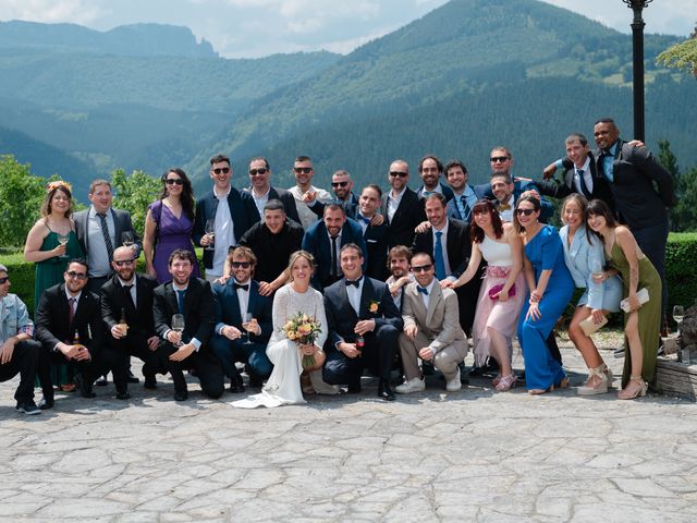 La boda de Jon y Alba en Bilbao, Vizcaya 457