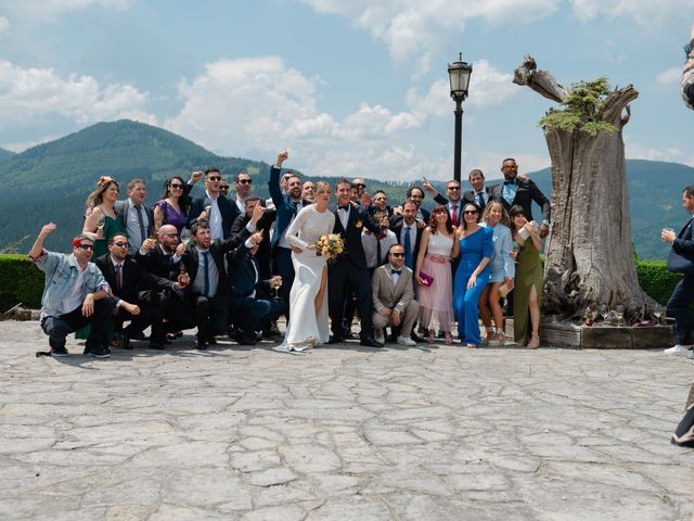 La boda de Jon y Alba en Bilbao, Vizcaya 458