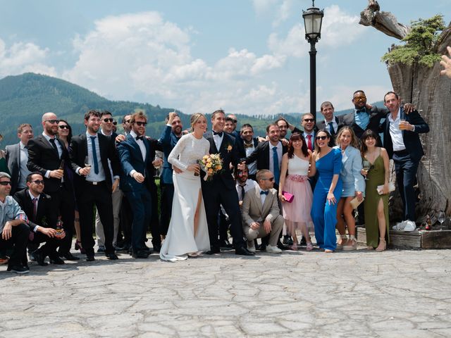 La boda de Jon y Alba en Bilbao, Vizcaya 460