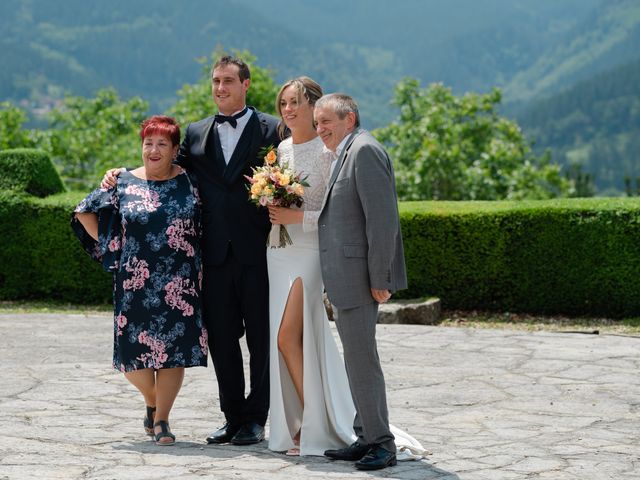 La boda de Jon y Alba en Bilbao, Vizcaya 467