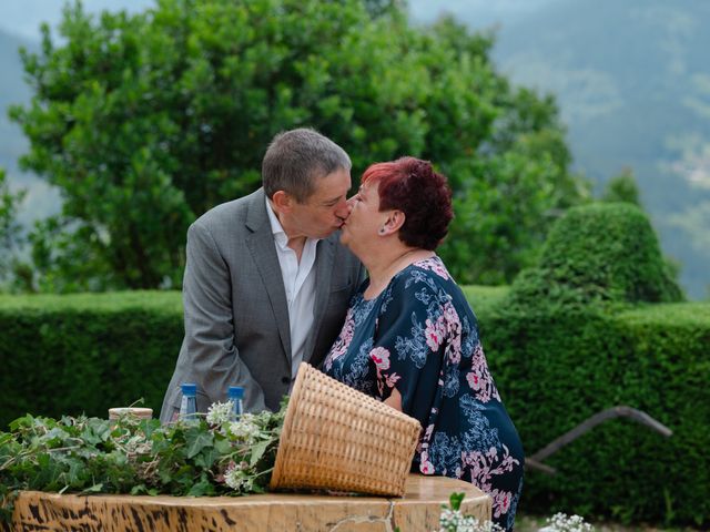 La boda de Jon y Alba en Bilbao, Vizcaya 470