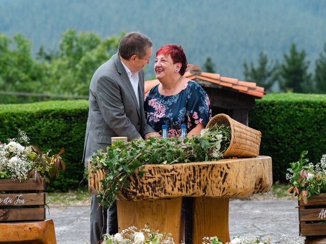 La boda de Jon y Alba en Bilbao, Vizcaya 472