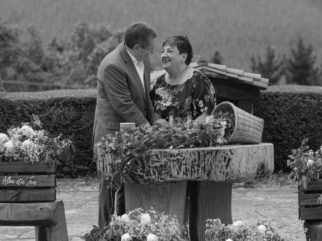 La boda de Jon y Alba en Bilbao, Vizcaya 474