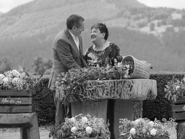 La boda de Jon y Alba en Bilbao, Vizcaya 475