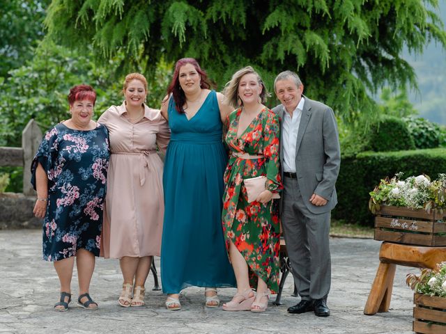 La boda de Jon y Alba en Bilbao, Vizcaya 480