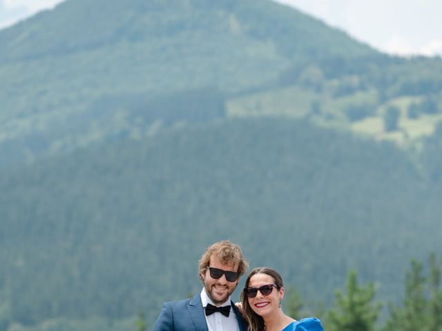 La boda de Jon y Alba en Bilbao, Vizcaya 486