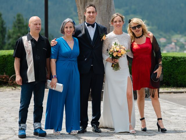 La boda de Jon y Alba en Bilbao, Vizcaya 489