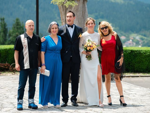 La boda de Jon y Alba en Bilbao, Vizcaya 490