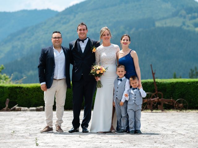 La boda de Jon y Alba en Bilbao, Vizcaya 506