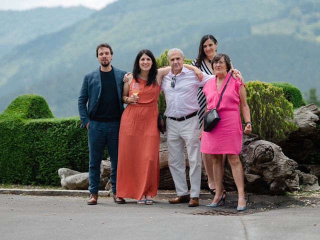 La boda de Jon y Alba en Bilbao, Vizcaya 507