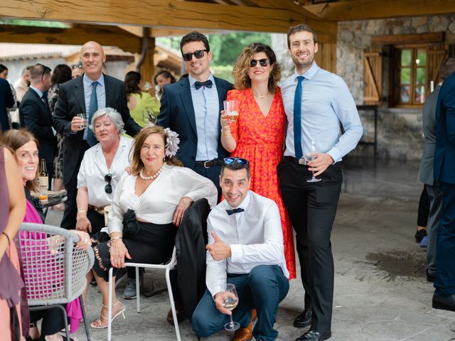 La boda de Jon y Alba en Bilbao, Vizcaya 522