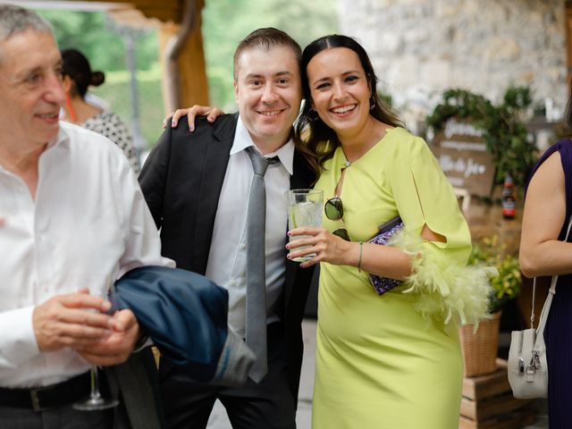 La boda de Jon y Alba en Bilbao, Vizcaya 544