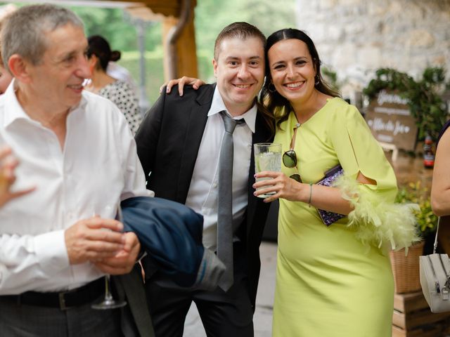 La boda de Jon y Alba en Bilbao, Vizcaya 545