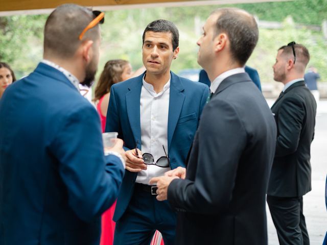 La boda de Jon y Alba en Bilbao, Vizcaya 573