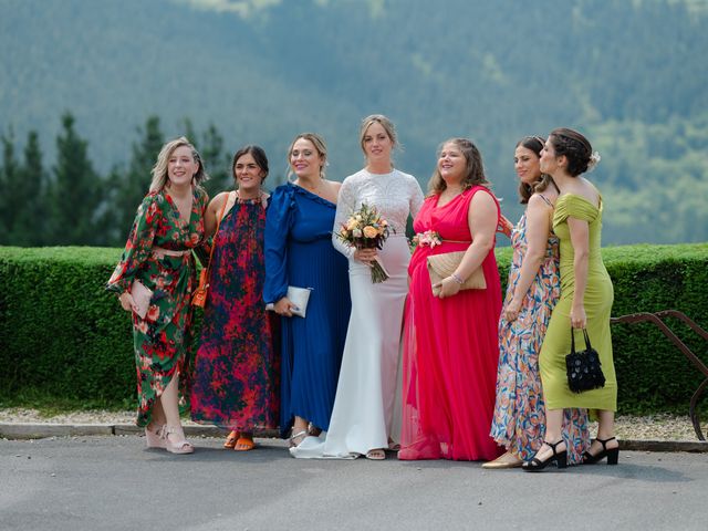 La boda de Jon y Alba en Bilbao, Vizcaya 604