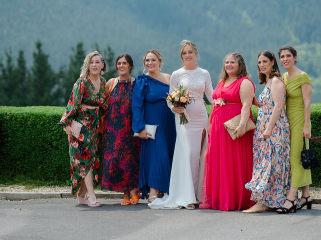 La boda de Jon y Alba en Bilbao, Vizcaya 605