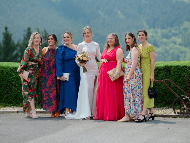 La boda de Jon y Alba en Bilbao, Vizcaya 606