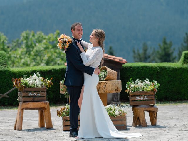 La boda de Jon y Alba en Bilbao, Vizcaya 619