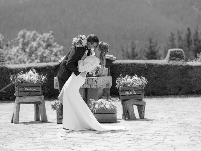 La boda de Jon y Alba en Bilbao, Vizcaya 621