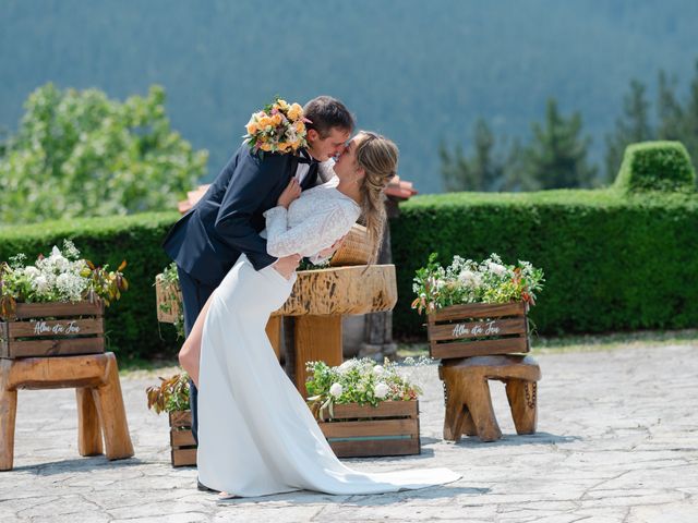 La boda de Jon y Alba en Bilbao, Vizcaya 623