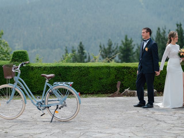 La boda de Jon y Alba en Bilbao, Vizcaya 647