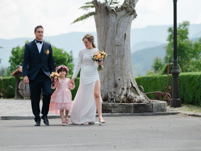 La boda de Jon y Alba en Bilbao, Vizcaya 650