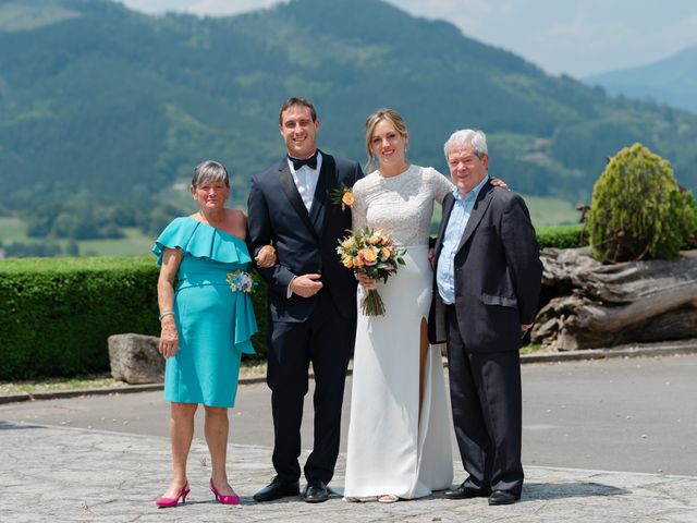 La boda de Jon y Alba en Bilbao, Vizcaya 828