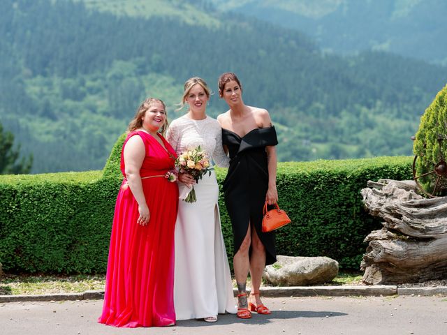 La boda de Jon y Alba en Bilbao, Vizcaya 834