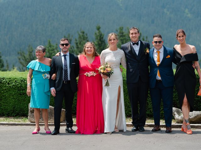 La boda de Jon y Alba en Bilbao, Vizcaya 837