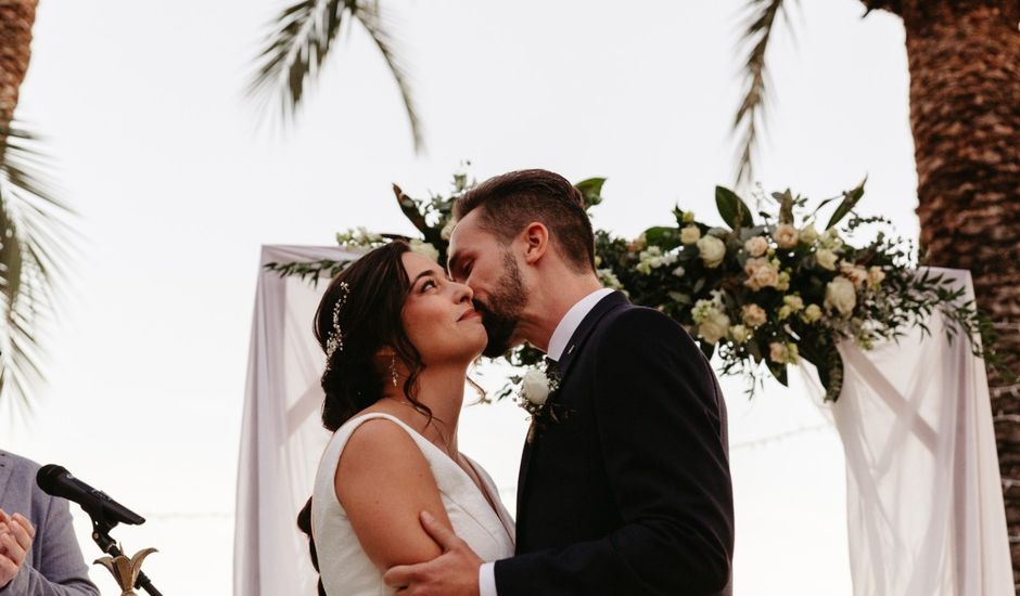 La boda de Guillaume y Laura en La/villajoyosa Vila Joiosa, Alicante