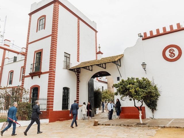 La boda de Juan y Marta en Montequinto, Sevilla 27
