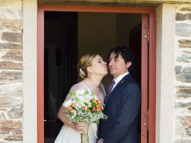 La boda de Toni y Pati en Viladavil (Santa Maria), A Coruña 17