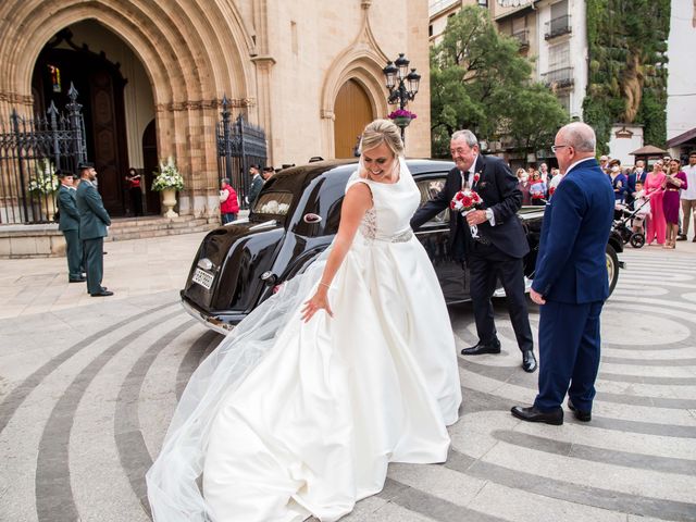 La boda de Dumitru y Azahara en Castelló/castellón De La Plana, Castellón 21