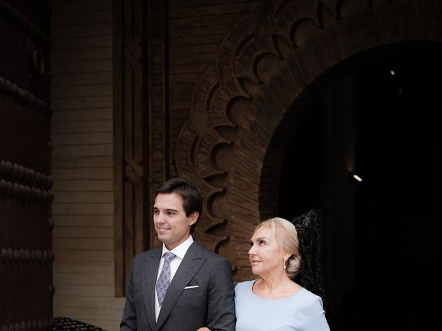 La boda de Álvaro y Isabel en Dos Hermanas, Sevilla 23