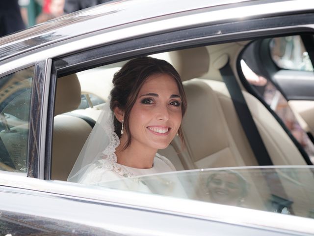 La boda de Álvaro y Isabel en Dos Hermanas, Sevilla 26