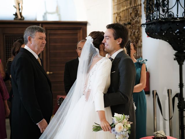 La boda de Álvaro y Isabel en Dos Hermanas, Sevilla 30