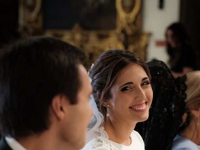 La boda de Álvaro y Isabel en Dos Hermanas, Sevilla 32