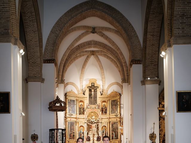 La boda de Álvaro y Isabel en Dos Hermanas, Sevilla 38