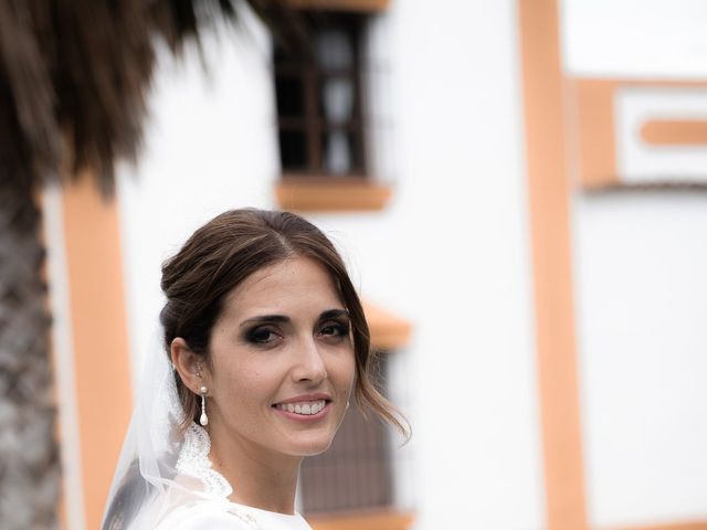 La boda de Álvaro y Isabel en Dos Hermanas, Sevilla 49