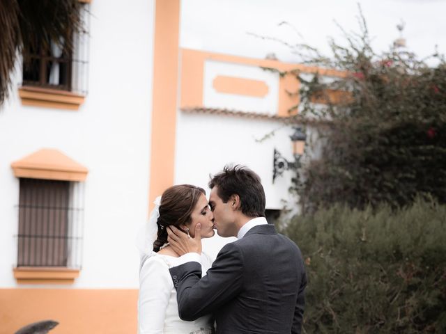 La boda de Álvaro y Isabel en Dos Hermanas, Sevilla 50