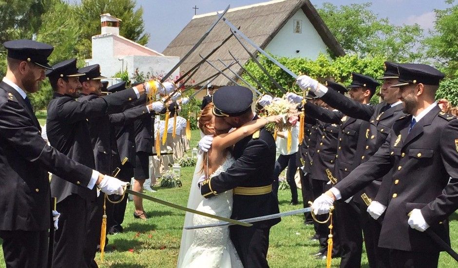 La boda de Roberto y Cristina en Catarroja, Valencia