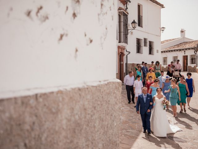 La boda de Manolo y Rocío en Ubrique, Cádiz 17