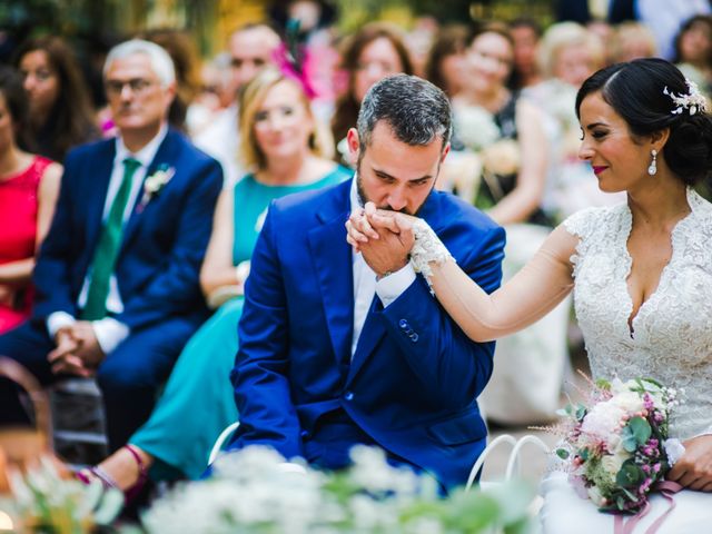 La boda de Jaime Valdeolivas y Sandra Requena en Godella, Valencia 12