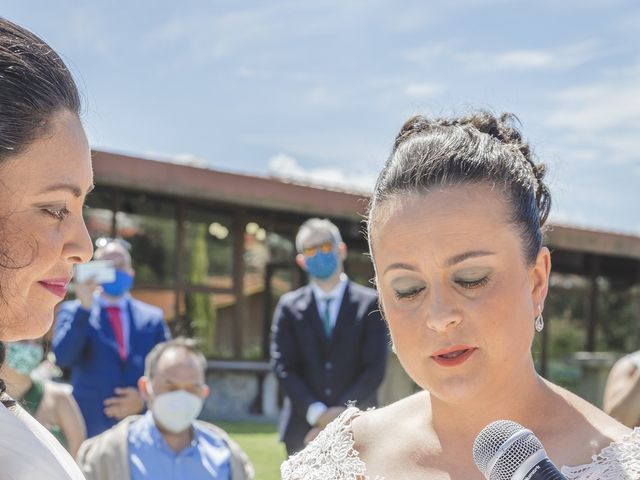 La boda de Fernanda y Maria en Naveces, Asturias 25