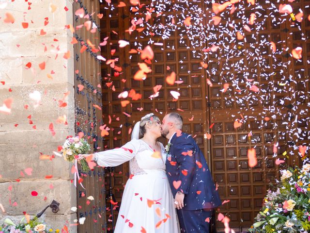 La boda de Juan Manuel y Rocío en Torredonjimeno, Jaén 25