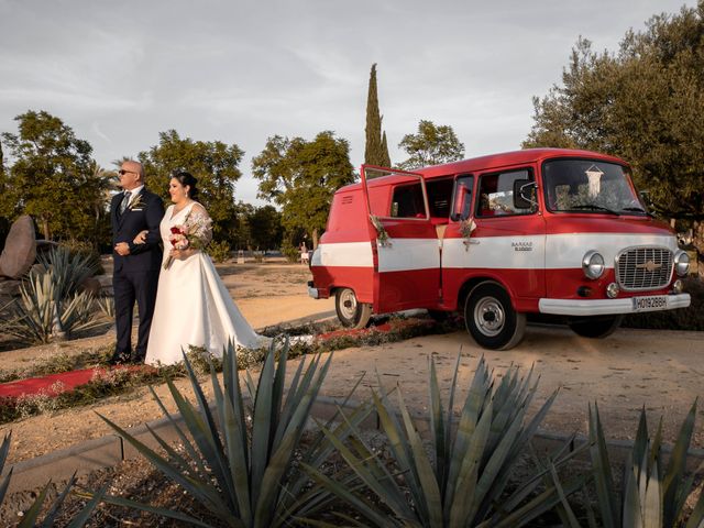 La boda de Sandra y Eli en Gerena, Sevilla 13