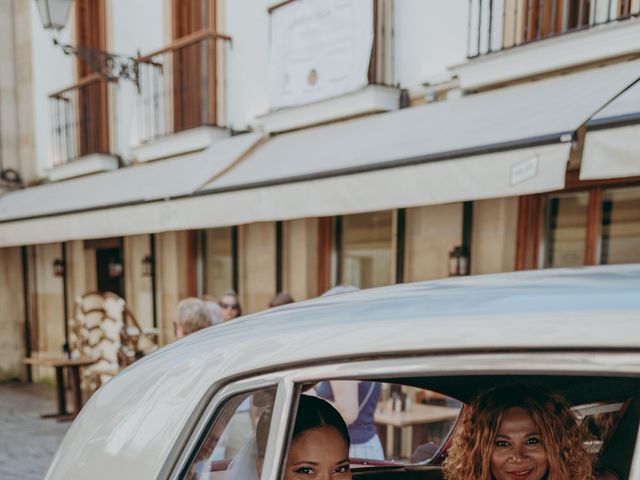 La boda de Alejandro y Thaylla en Astigarraga, Guipúzcoa 32